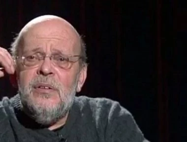 Πέθανε ο δημοσιογράφος Μάνος Αντώναρος αδελφός του Ευάγγελου